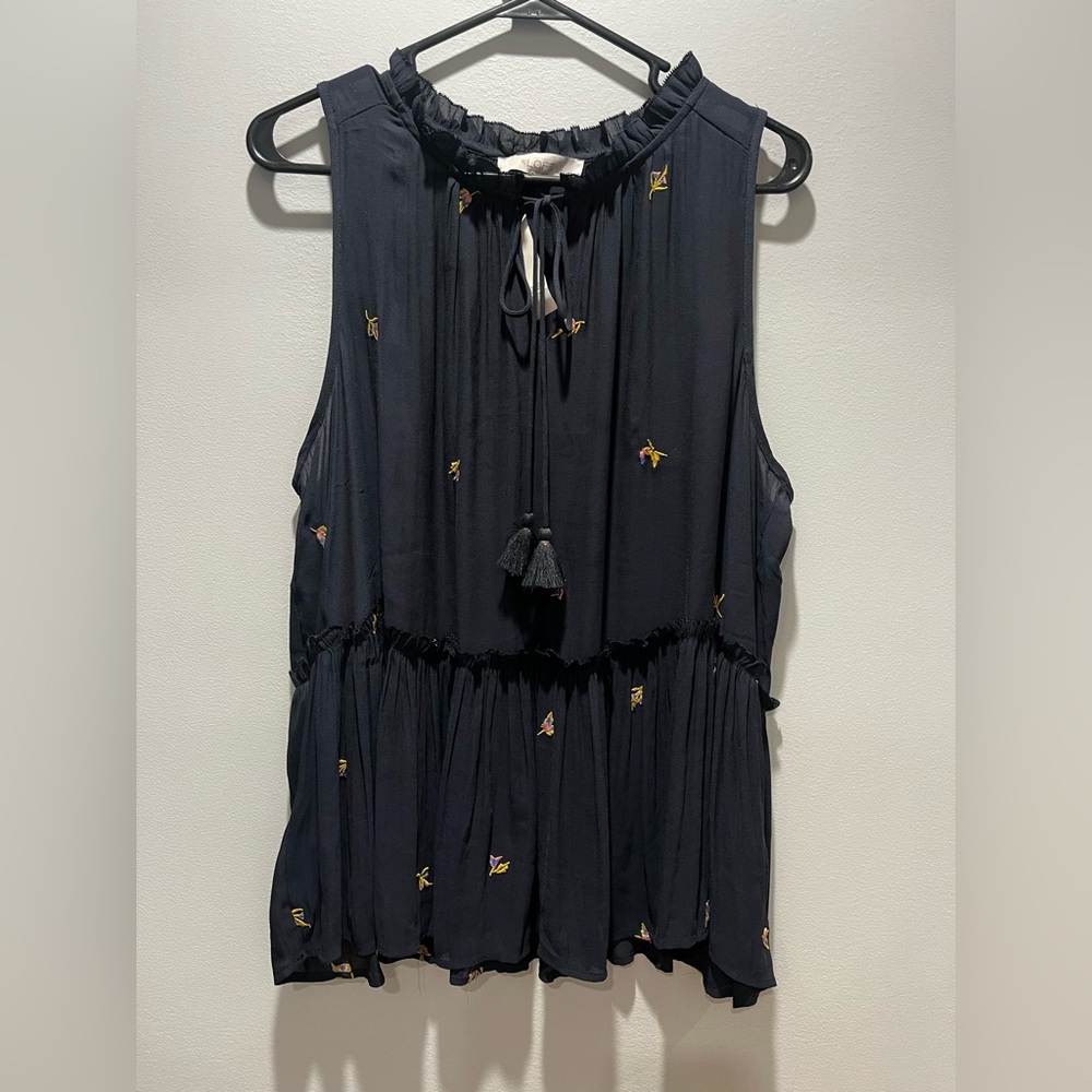 NWT Women's Navy XL Loft Blouse with Printed Flowers. 100% Polyester